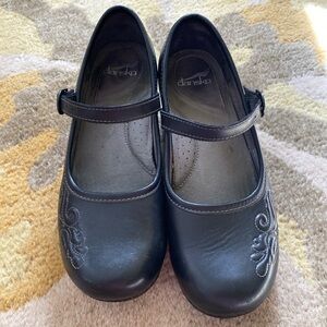 Super cute Dansko Mary Janes.